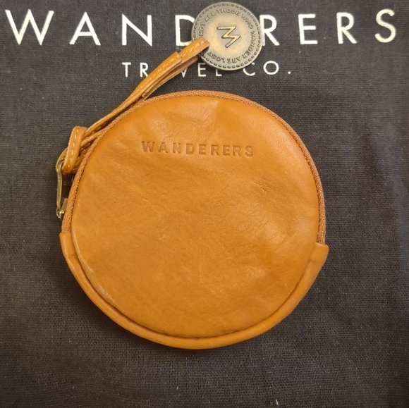 NWT Wanderers Travel Co. Soft Brown Leather Change Wallet - Picture 1 of 3